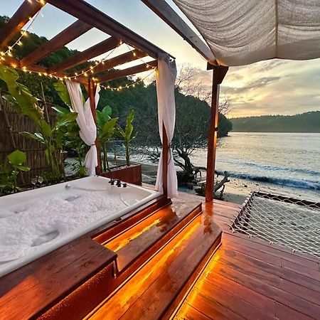 Beachfront Luxury Dome Villas - Gamat Bay Resort Nusa Penida Exterior photo