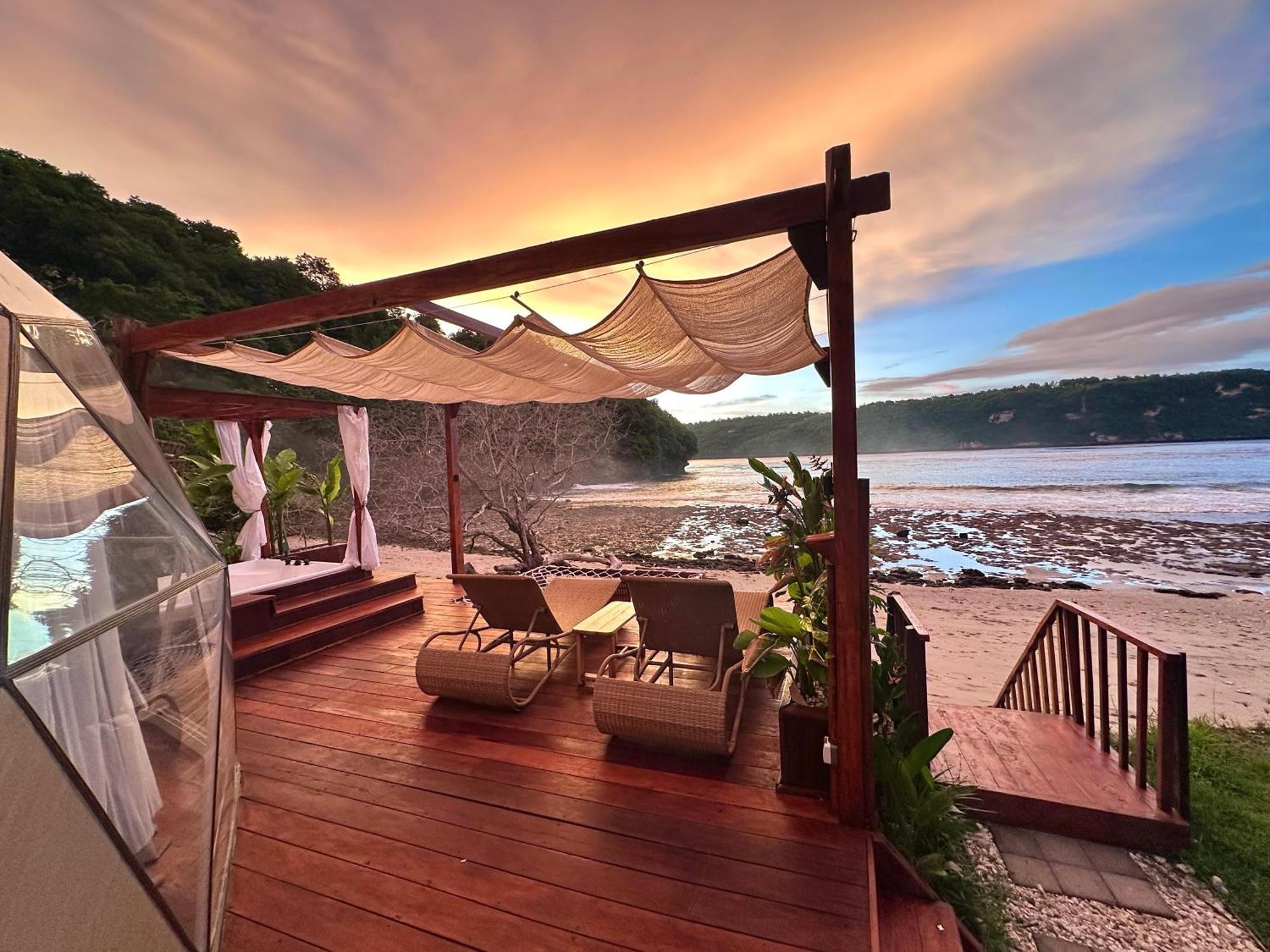Beachfront Luxury Dome Villas - Gamat Bay Resort Nusa Penida Exterior photo