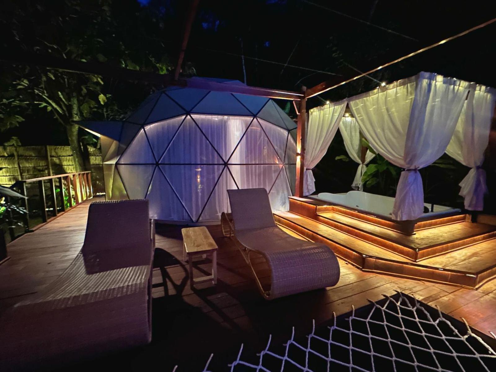Beachfront Luxury Dome Villas - Gamat Bay Resort Nusa Penida Exterior photo