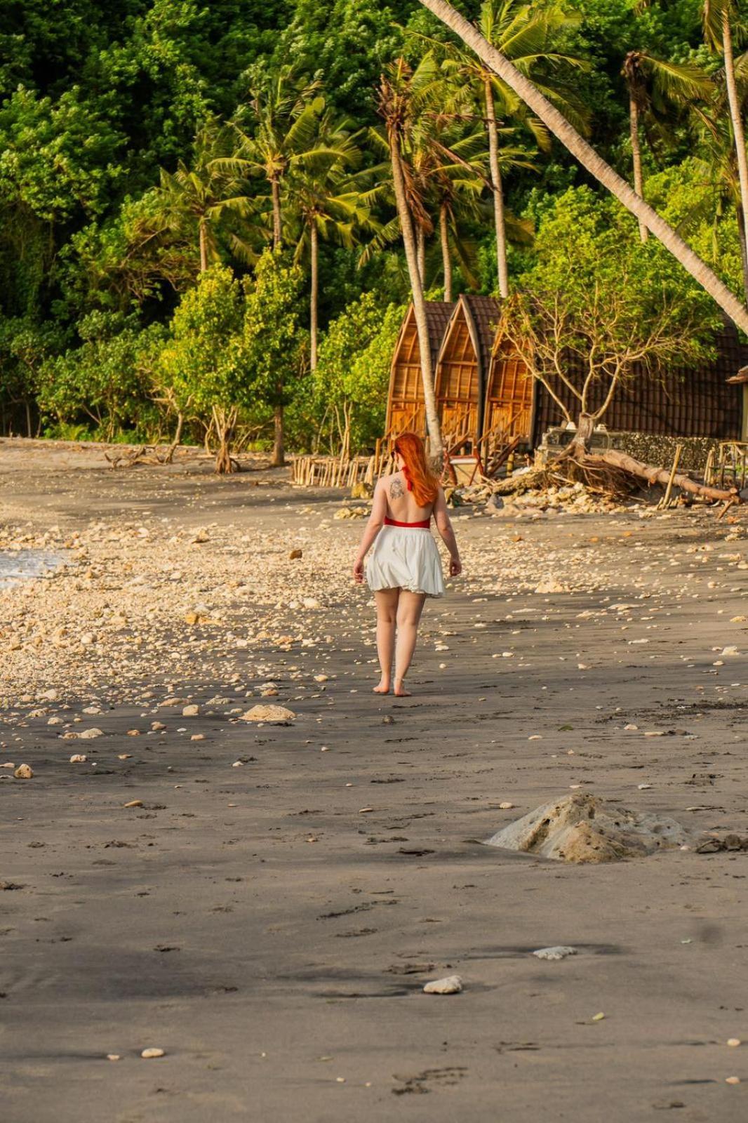 Beachfront Luxury Dome Villas - Gamat Bay Resort Nusa Penida Exterior photo